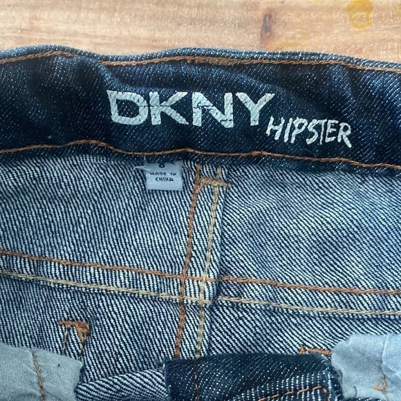 GIRLS👱‍♀️ DKNY Hipster Jeans size 8 - Picture 2 of 4